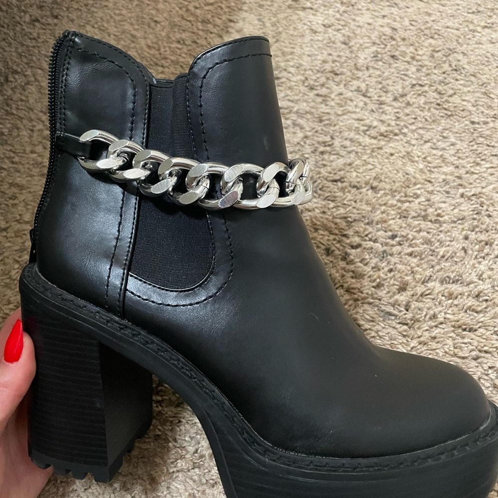 Madden Girl Black Platform Boots With Silver Chain Gem